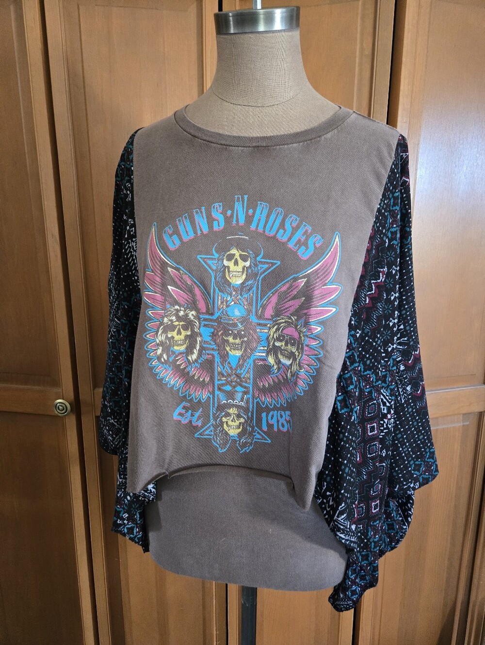 Guns N' Roses Graphic Tee with Patterned Kimono Sleeves